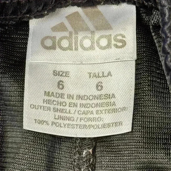 Boys Adidas, size 6 athletic shorts in black - Picture 2 of 2